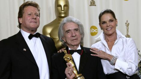 O parte din celebrul ”Love Story” nu mai e. Regizorul Arthur Hiller a plecat să se odihnească puțin