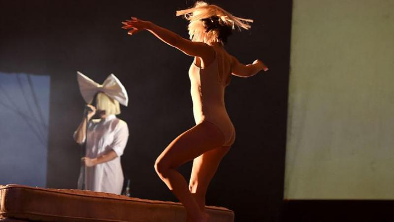Sia a fost dată în judecată de fanii nemulțumiți. 
