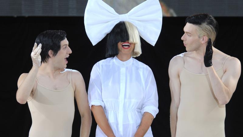 Sia a fost dată în judecată de fanii nemulțumiți. 