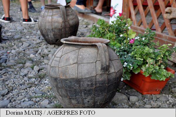 Poveste cutremurătoare din Primul Război Mondial. Oamenii și-au &icirc;ngropat cele mai de preț obiecte, vasele de ceramică, sper&acirc;nd că se vor &icirc;ntoarce acasă