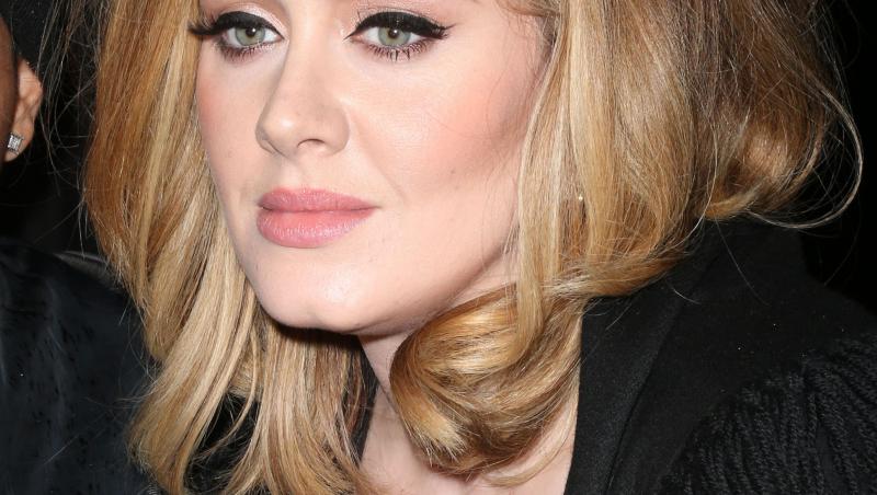 Adele, fără strop de machiaj, pe rețelele sociale. Bolnavă, cu chipul de nerecunoscut, le-a dat explicații fanilor. Prin ce trece artista?