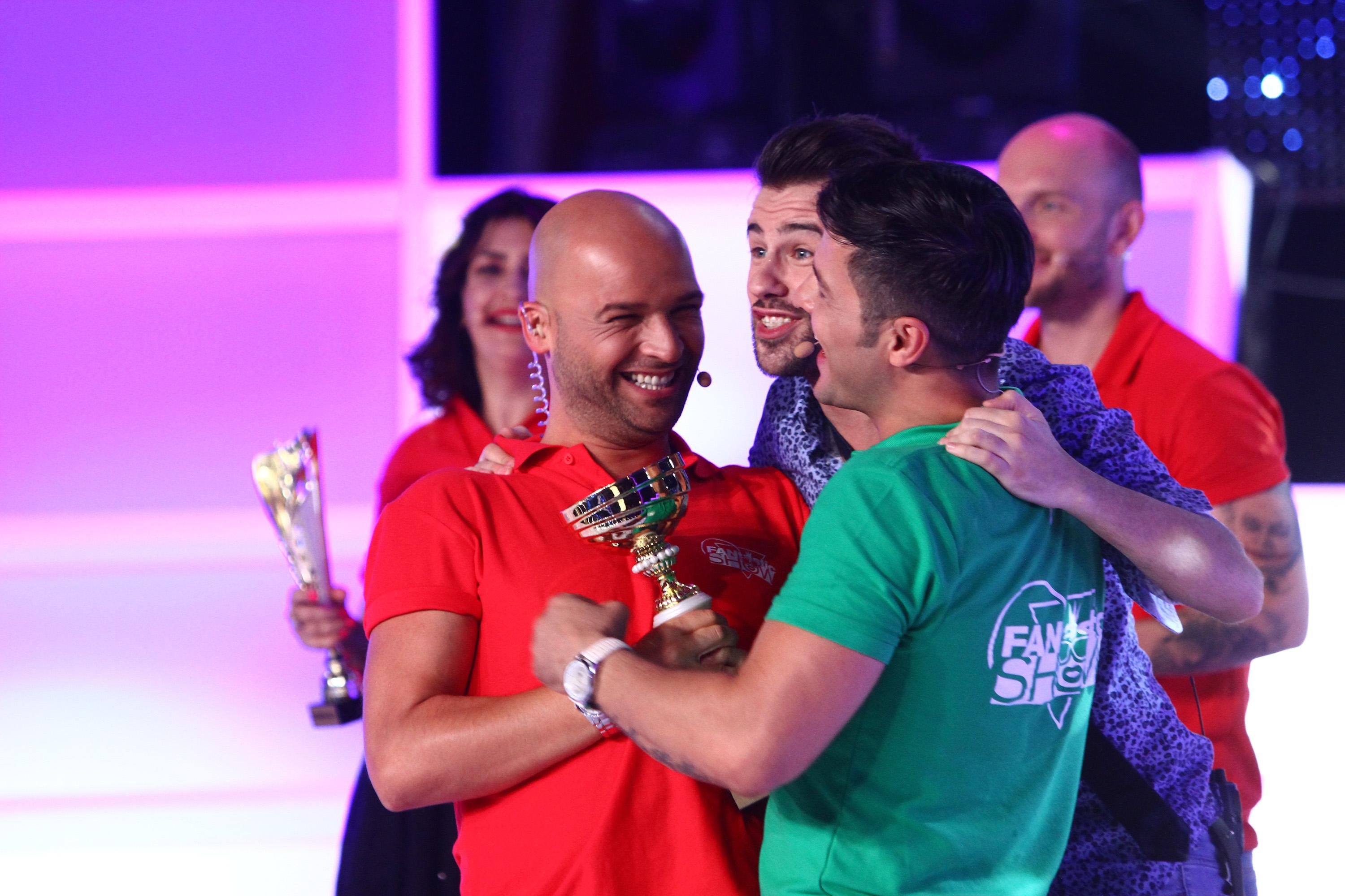 Trofeul primului sezon "FANtastic Show" merge laaa... Liviu Vârciu și Andrei Ștefănescu. Cei doi adversari au terminat la egalitate finala