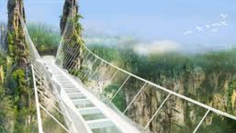 Pandora chiar există! Podul din munţii Avatar, cel mai mare pod de sticlă din lume, accesibil publicului. GALERIE IMPRESIONANTĂ