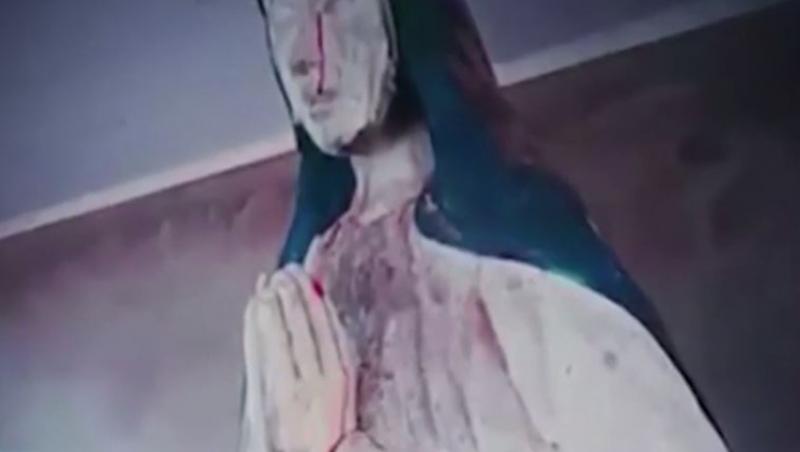 Statuia Sfintei Fecioare Maria a început să sângereze, în fața credincioșilor. Oamenii sunt convinși ca au asistat la un miracol. Va atesta Vaticanul acest fapt?