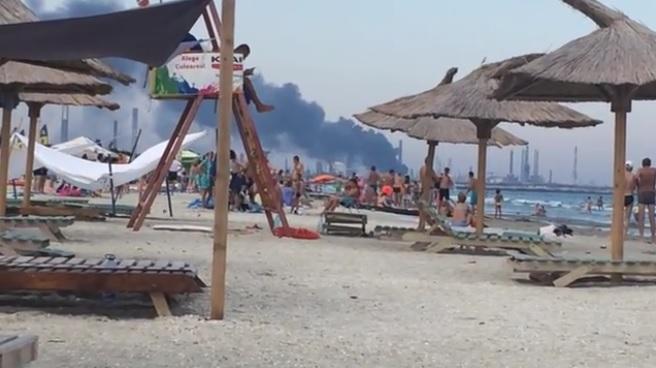 Specialiștii sunt &icirc;n stare de alertă! &Icirc;n urma exploziei de la Rafinăria Petromidia ar putea apărea ploi toxice! Populația este &icirc;n pericol maxim!