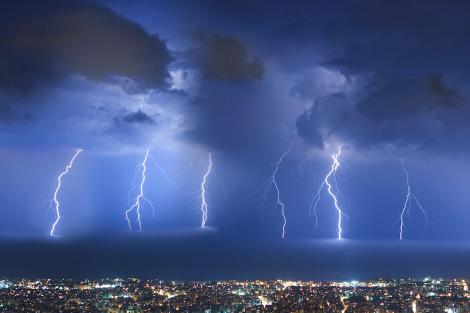 Cod galben de furtună în Capitală! Meteorologii anunță chiar grindină în unele zone ale orașului!