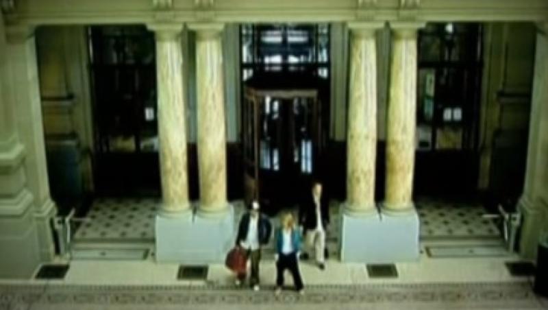 Punem pariu că nu ai observat? Videoclipuri din anii 2000 filmate în Bucureşti. 