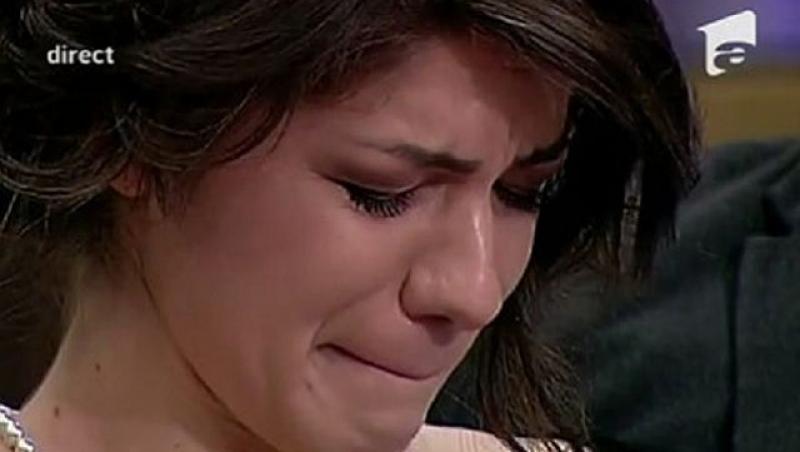 Adriana, în lacrimi: 