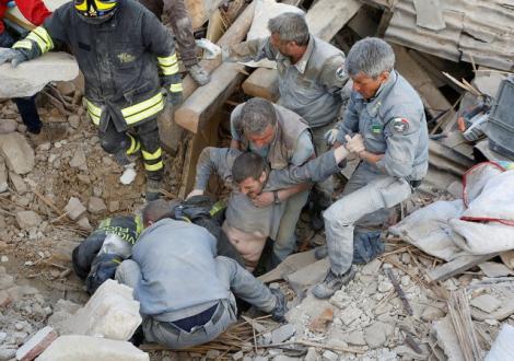 Dezastrul lăsat în urmă de seismul care a zguduit Amatrice şi a transformat localitatea italiană într-o ruină - VIDEO