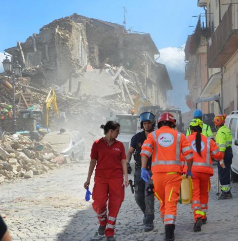 Unul dintre românii morţi în urma cutremurului din Italia, o femeie din Dolj: "Avea o familie atât de frumoasă. Băieţelul ei a fost scos de sub dărâmături în viaţă"