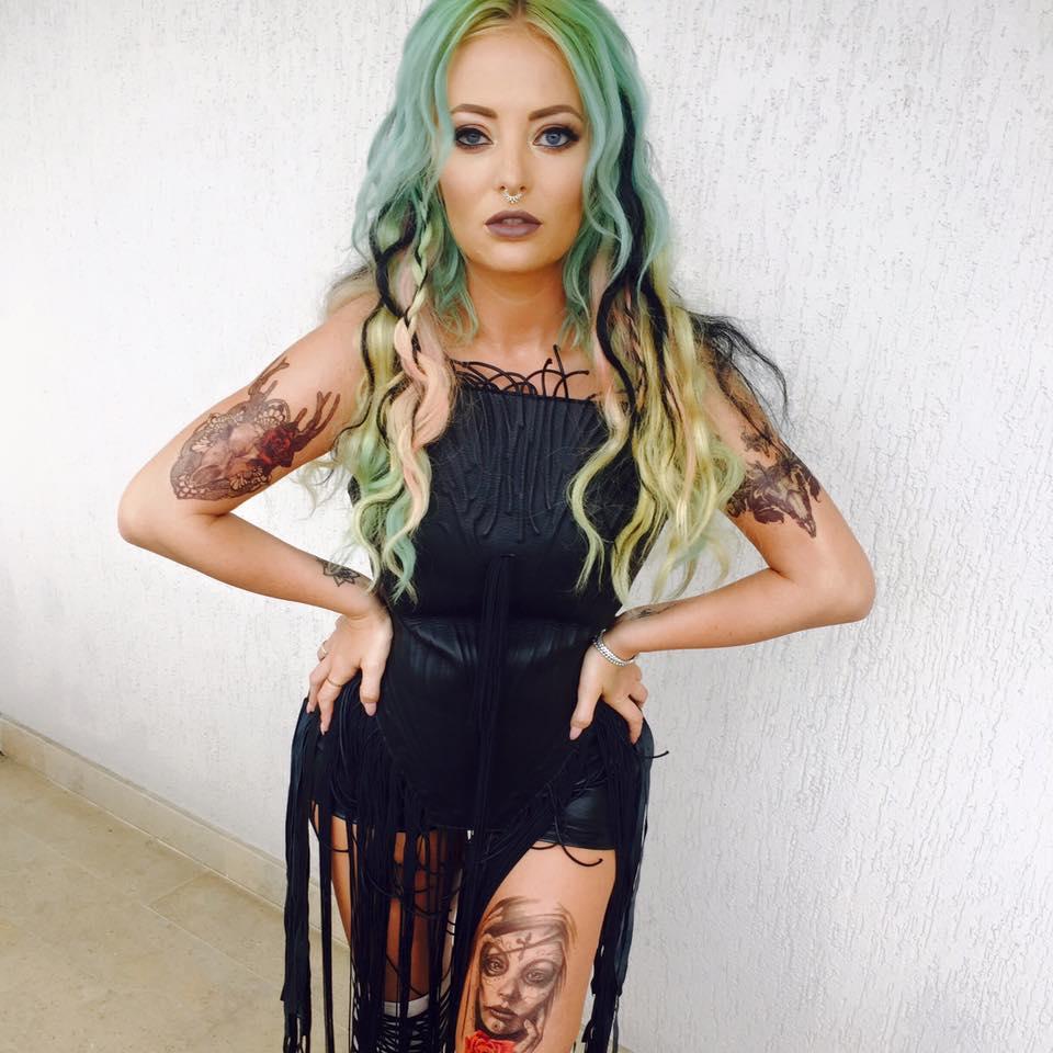 Delia se pregătește să devină mămică? Fanii au văzut ceva total neașteptat &icirc;n geanta vedetei! (VIDEO)