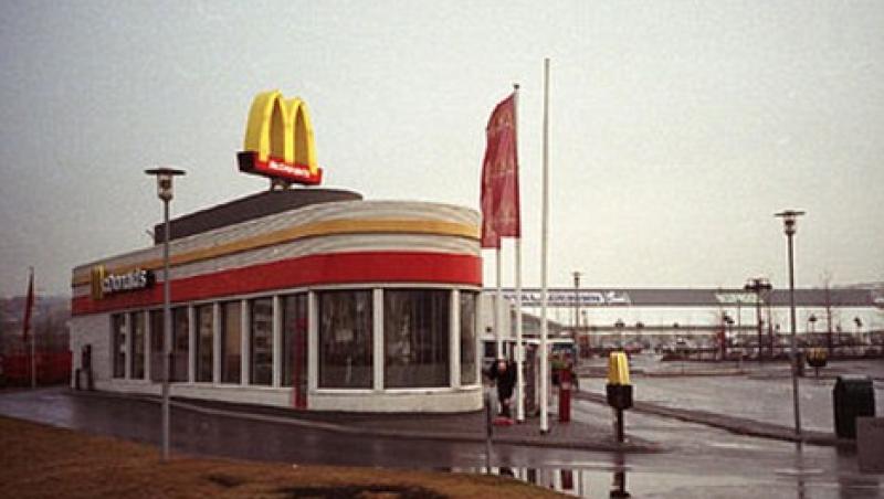 Cum arată după șapte ani, ultimul hamburger cumpărat de la McDonald's Islanda, țara în care brandul nu mai există. Poți vedea LIVE!