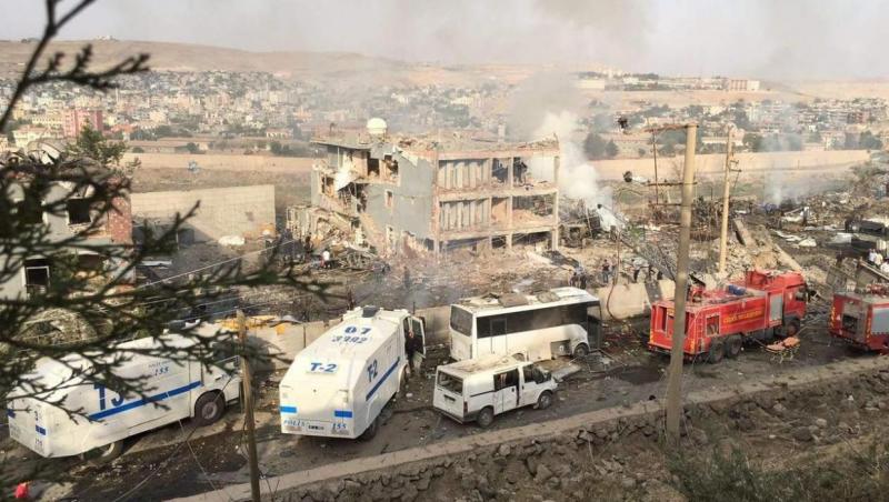 Teroarea continuă în Turcia! Explozie la o secţie de poliţie: 11 morți, 80 de răniți
