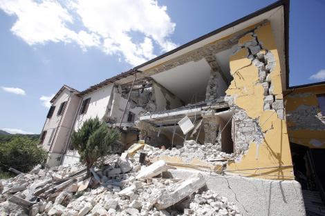 Ajutoarele acordate de Guvern în urma cutremurului din Italia: 6.000 de euro copiilor rămaşi orfani, 1.000 euro familiilor celor decedaţi, 10.000 euro pentru case distruse