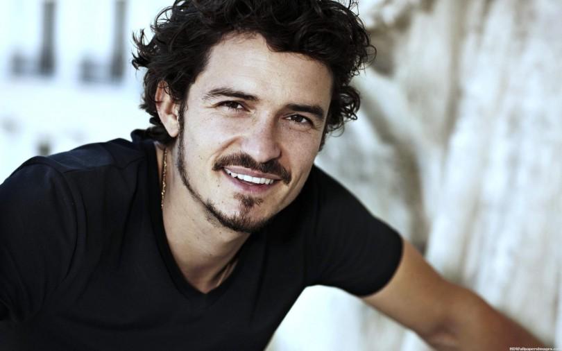 Video! Imaginile pe care le aşteptau toate femeile din lume! Orlando Bloom, gol-puşcă pe plajă