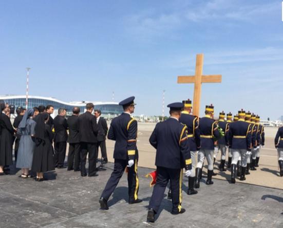 Aeronava cu trupul ne&icirc;nsufleţit al Reginei Ana a aterizat pe Aeroportul Otopeni