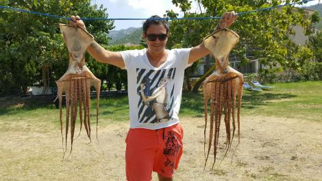 Vacanță cu miel la proțap și snorkeling în Thassos pentru Sorin Bontea și familia sa