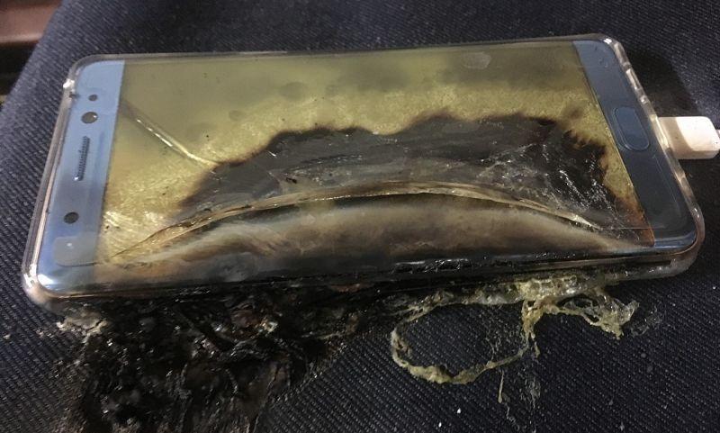 Pericol pe bani mulți! Samsung le cere tuturor posesorilor de telefoane Galaxy Note 7 să le închidă şi să le returneze cât mai repede