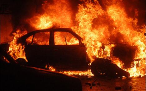 Maşina unor români, incendiată în Italia. Este al patrulea caz petrecut în ultimele săptămâni