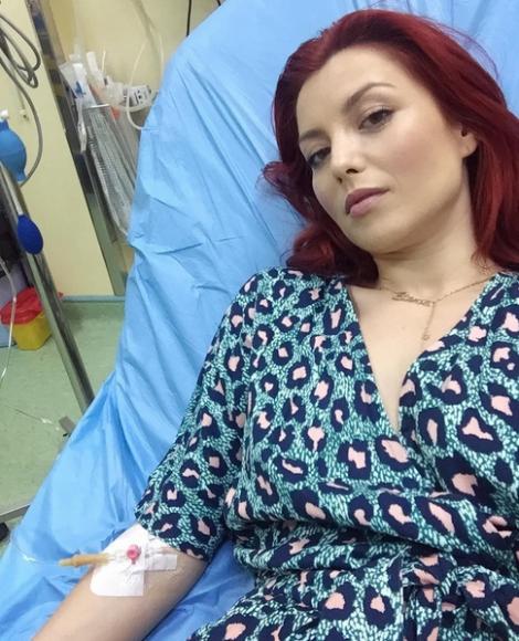 Elena Gheorghe a ajuns de urgență la spital! Mama artistei a explicat ce s-a întâmplat