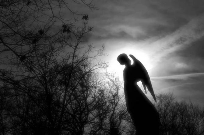 Ce se &icirc;nt&acirc;mplă cu sufletul după moarte şi cum poate fi el ajutat! "&Icirc;ngerii buni şi răi se vor &icirc;nfăţişa &icirc;naintea sufletului"