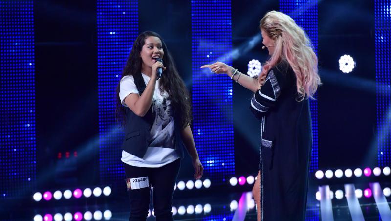 Ediţie de excepţie! O concurentă vine la „X Factor” tocmai din California pentru a o cunoaște pe Delia