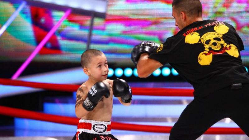 Campionul și-a găsit nașul! Cătălin Moroșanu își “ia bătaie” de la un copil de cinci ani care face kickboxing