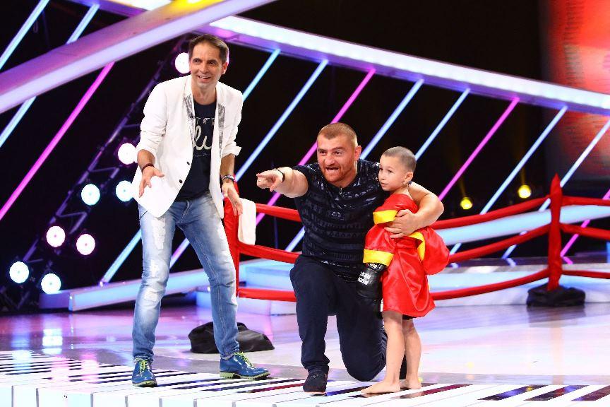 Campionul și-a găsit nașul! Cătălin Moroșanu își “ia bătaie” de la un copil de cinci ani care face kickboxing
