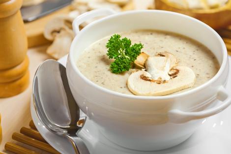 Prepară cea mai delicioasă supă cremă de ciuperci! Trucul bucătarilor care îi va da un gust deosebit rețetei. Încearcă și tu!