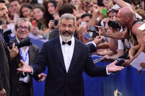 Mel Gibson, tată pentru a noua oară, la 60 de ani. Scenarista Rosalind Ross, în vârstă de 26 de ani, îi va dărui un copil
