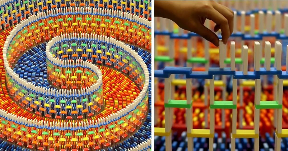 15.000 de piese, opt zile de muncă. &Icirc;n două minute, imensul domino era la păm&acirc;nt. Rezultatul este spectaculos! (VIDEO)