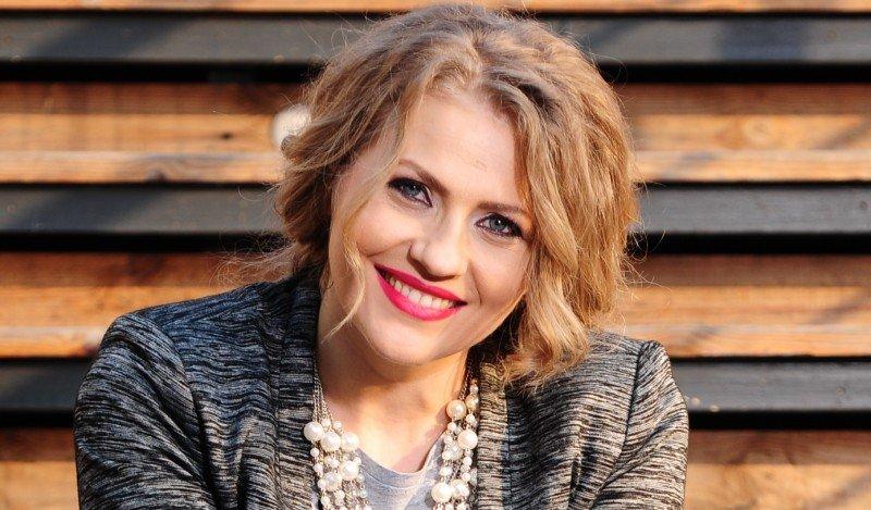 Mirela Vaida a exclus ajutorul celor dragi pentru creşterea copiilor, dar pare să nu mai reziste: "Trebuie să caute o bonă urgent"