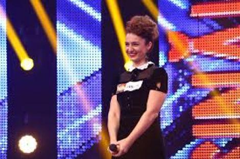 Dana Marchitan, una dintre cele mai pline de viață foste concurente "X Factor" sezonul cinci. Dialogul spumos cu Horia Brenciu: "Vă rog nu vă rușinați!"