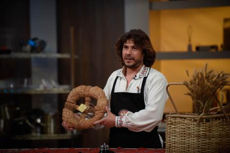 Pâine și sare pentru cei trei jurați! Un concurent aduce tradițiile românești la "Chefi la cuțite"