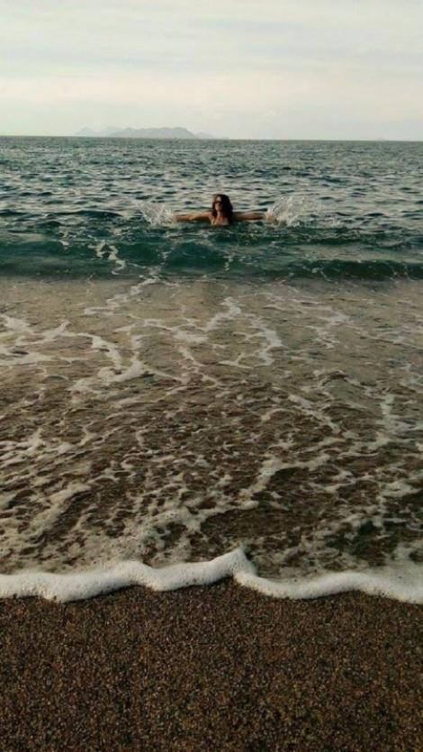 O fostă concurentă de la "Mireasă pentru fiul meu" a făcut senzaţie pe o plajă din Italia. Cum s-a afişat bruneta de i-a înnebunit pe italieni