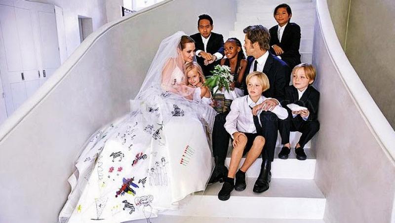 O nuntă ca-n povești, un divorț surprinzător! Vezi întregul album de nuntă al lui Brad Pitt şi-al Angelinei Jolie. GALERIE FOTO