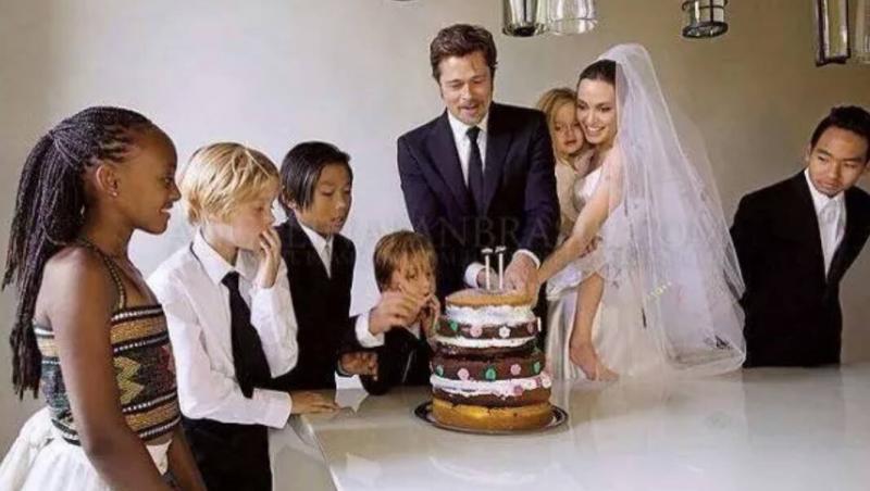 O nuntă ca-n povești, un divorț surprinzător! Vezi întregul album de nuntă al lui Brad Pitt şi-al Angelinei Jolie. GALERIE FOTO