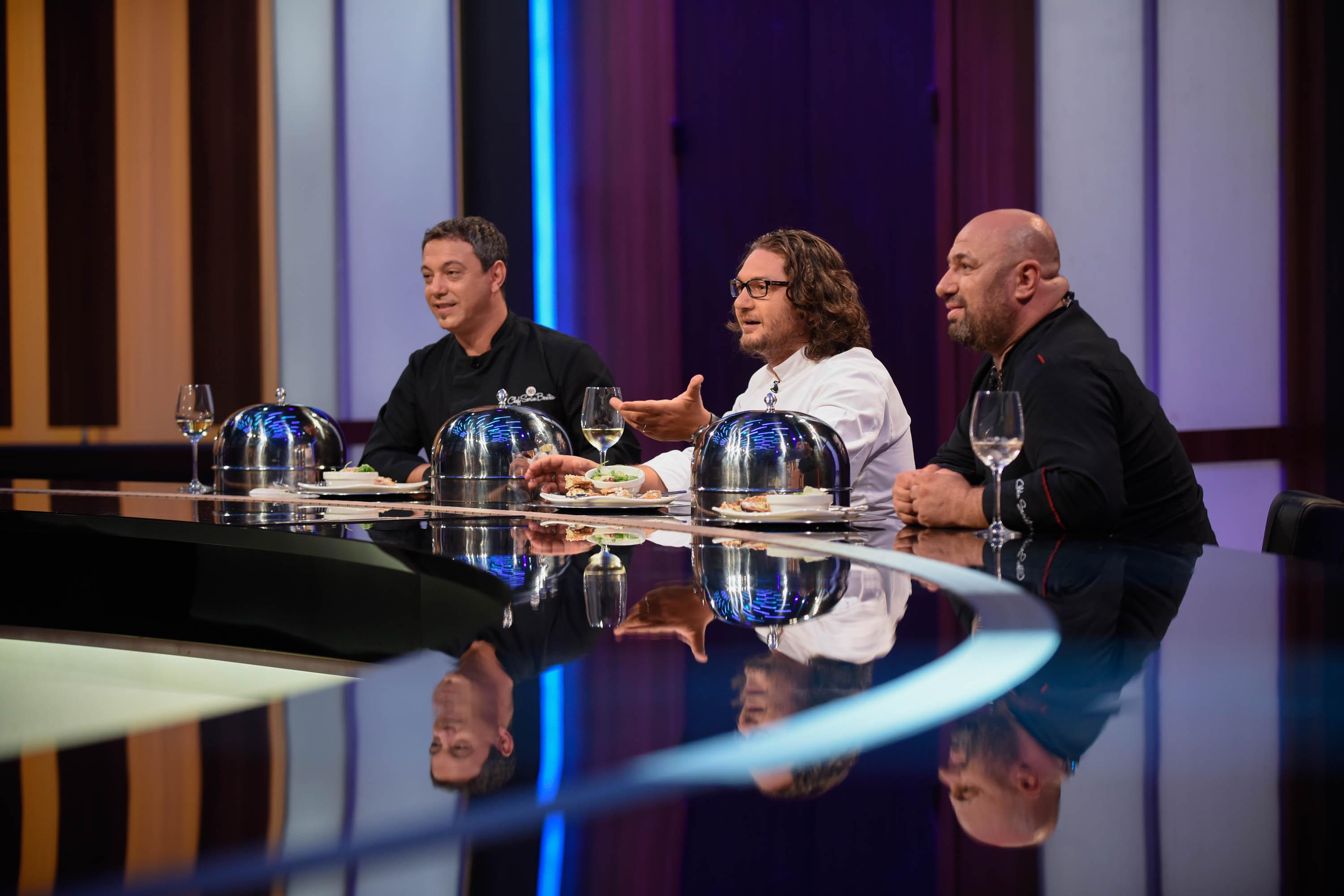 Noi concurenți, noi talente de descoperit &icirc;n bucătărie! Juraţii ascut cuțitele &icirc;n cel de-al şaselea episod "Chefi la cuţite" (LIVE TEXT)