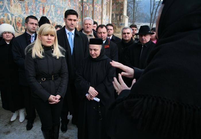 Elena Udrea a luat o decizie surprinzătoare. S-a &icirc;nscris la Facultatea de Teologie!