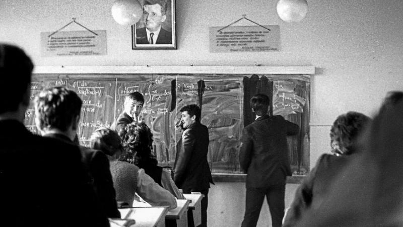 Galerie foto de arhivă! Viaţa de elev şi student în perioada comunismului în România, prin obiectivul unui aparat foto: 