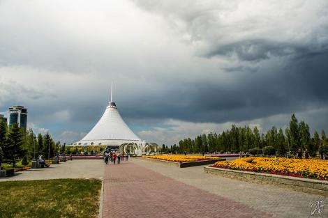 Fotografia care face înconjurul lumii! E "Ochiul lui Dumnezeu"! Norul spectaculos de pe cerul Kazahstanului