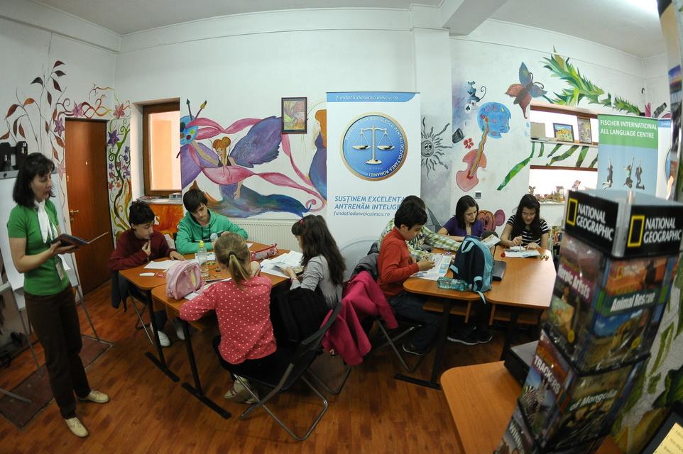 Prinde un loc &icirc;n Clubul de Excelență! Anul educațional 2016 - 2017