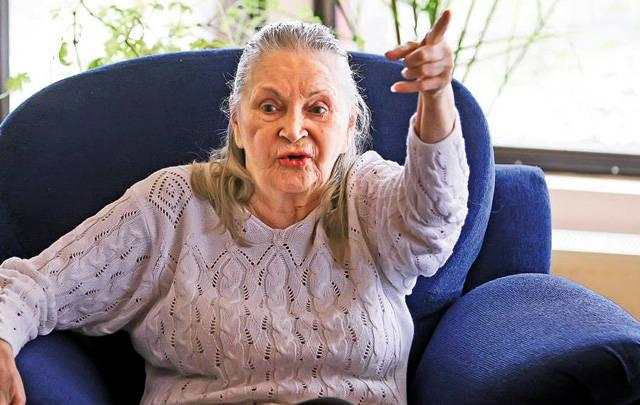 Zina Dumitrescu, momente de cumpănă. S-a prăbușit de pe scaun &icirc;n timpul unui interviu!