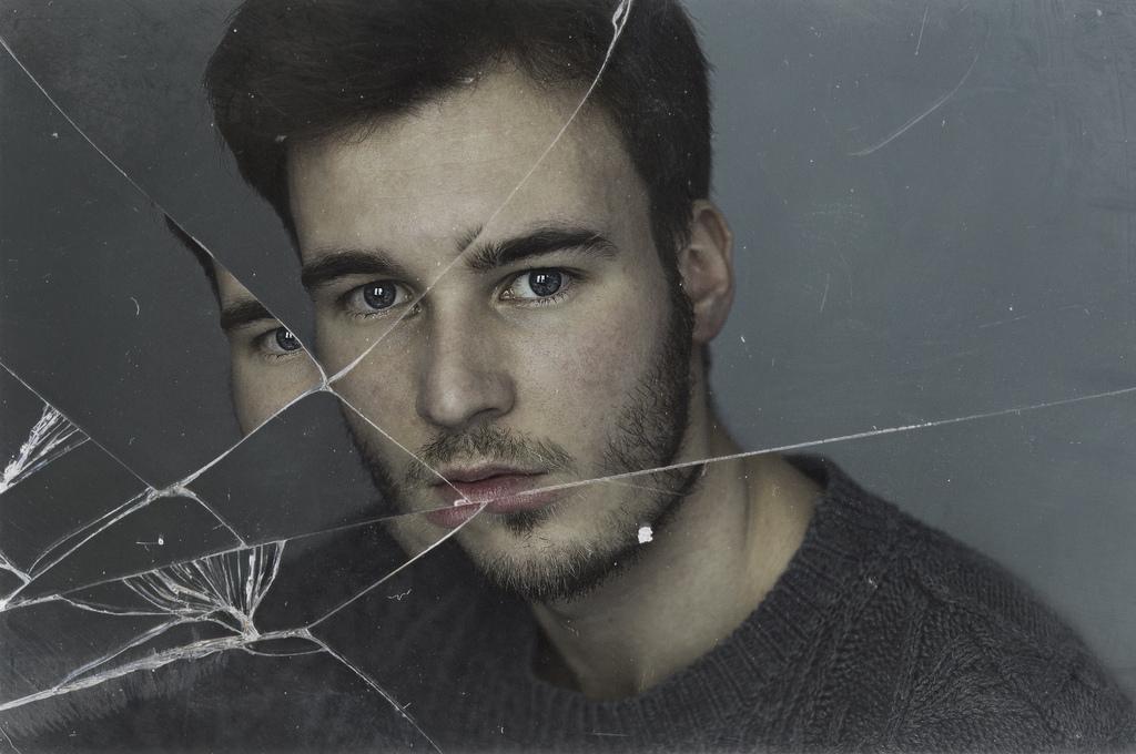 Atragi ghinionul &icirc;n casa ta cu aceste obiecte! Scapă imediat de ele dacă vrei să &icirc;ți fie bine! (VIDEO)