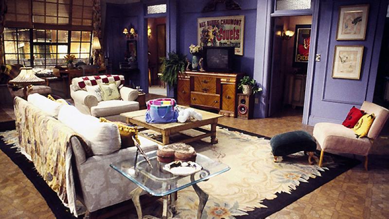 Asta înseamnă să fii fan adevărat! Doi tineri s-au logodit în apartamentul în care personajele Chandler şi Monica din ”Friends” au decis să se căsătorească