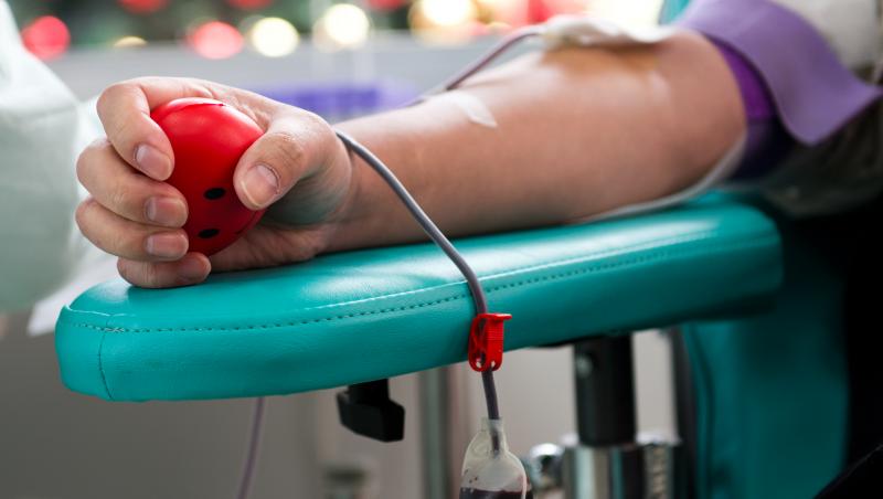 Un chirurg a rugat un băiețel să doneze sânge și să-și salveze sora! Reacția lui este de nedescris!