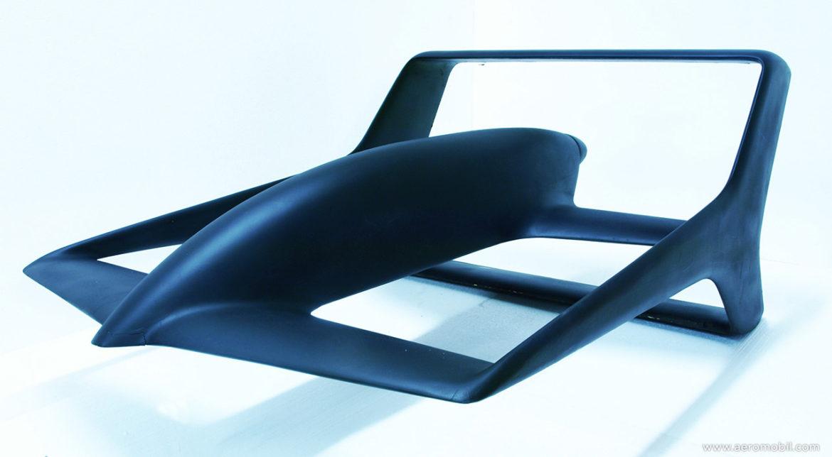 Mașina zburătoare există și va putea fi pilotată și condusă &icirc;ncep&acirc;nd din 2017