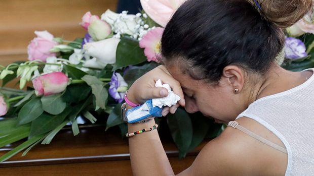 Victimele cutremurului din Italia, bătaia de joc a francezilor de la  &bdquo;Charlie Hebdo&rdquo;. Caricatura care a st&acirc;rnit revoltă!