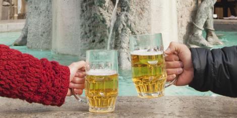 Bei cât vrei, plătești câțiva euro! ''Prima fântână cu bere din Europa'', mândria unui orășel din Slovenia. Mergem?