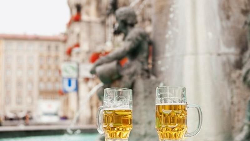 Bei cât vrei, plătești câțiva euro! ''Prima fântână cu bere din Europa'', mândria unui orășel din Slovenia. Mergem?